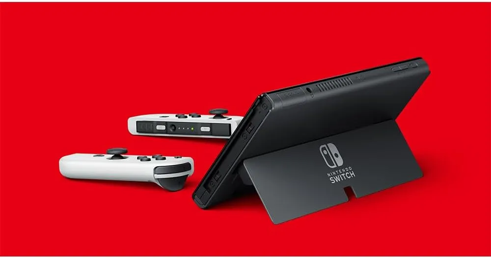 Nintendo Switch OLED w/ White Joy-Con - Standard Edition (Internacional)