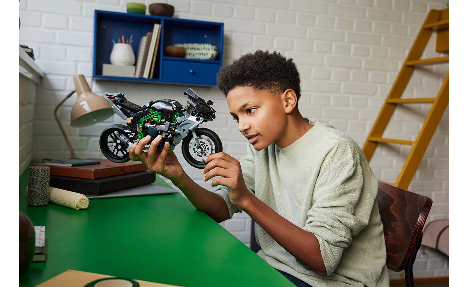 42170 | LEGO® Technic Kawasaki Ninja H2R Motorcycle