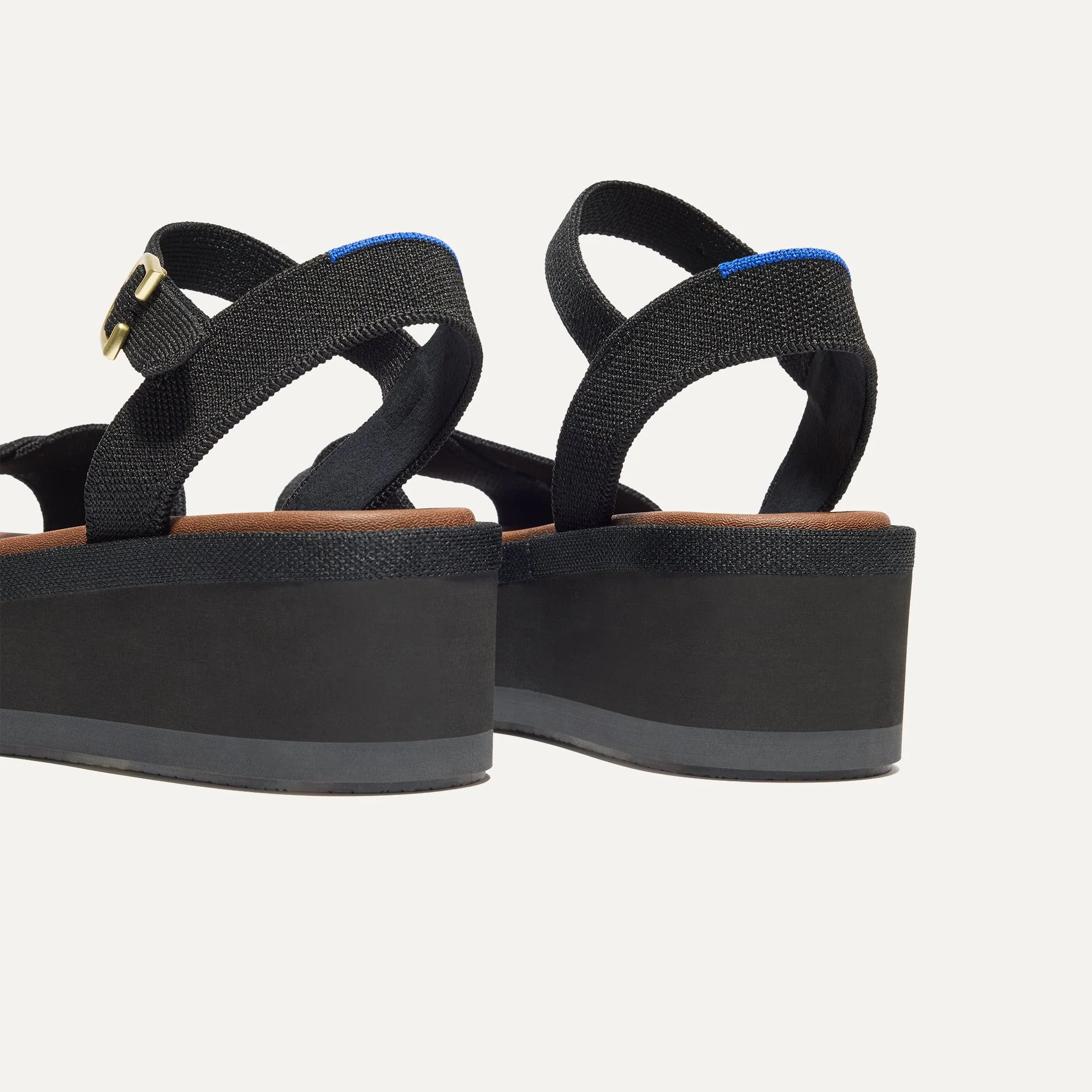 The Criss–Cross Lightweight Wedge Sandal - Black