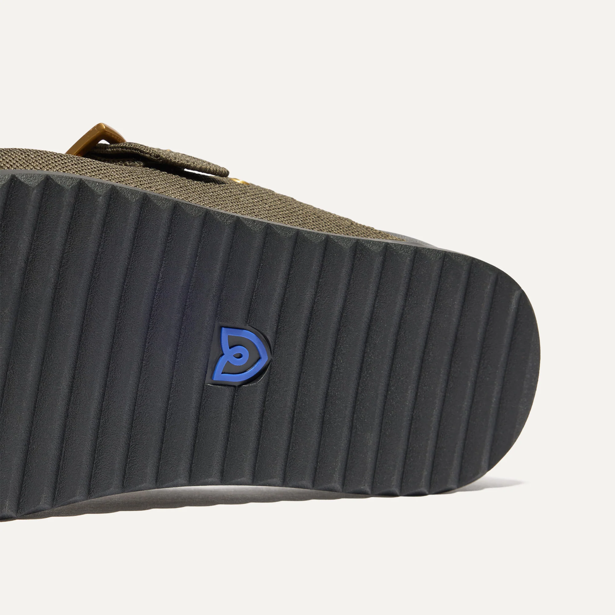 The Buckle Slide - Eyelet Safari