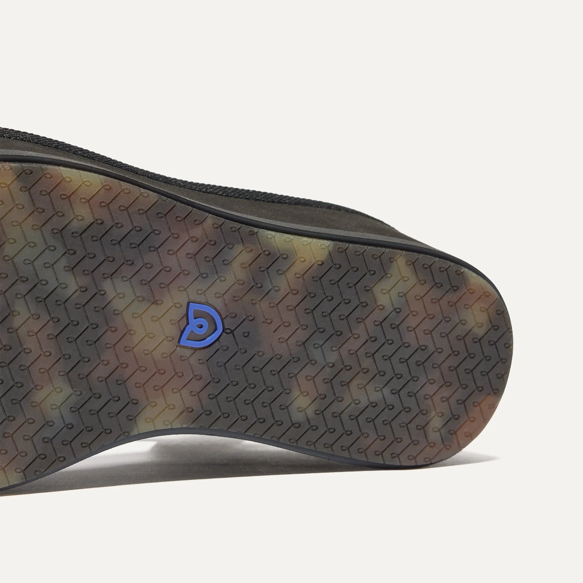 The Criss–Cross Lightweight Wedge Sandal - Black