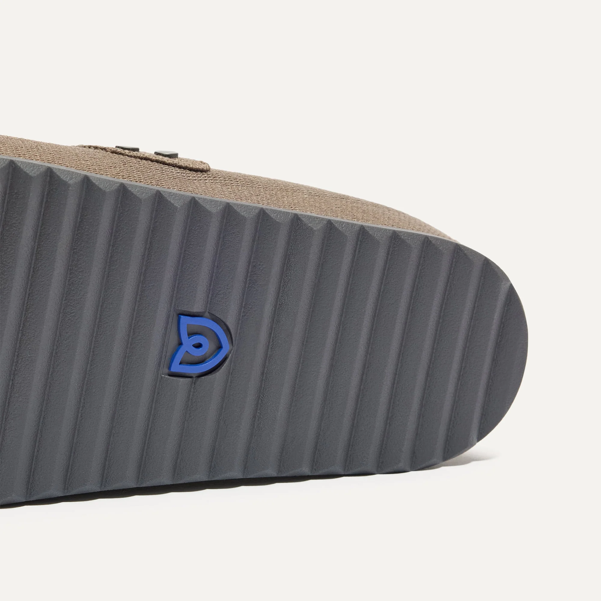 The Men's Cozy Clog - Sparrow