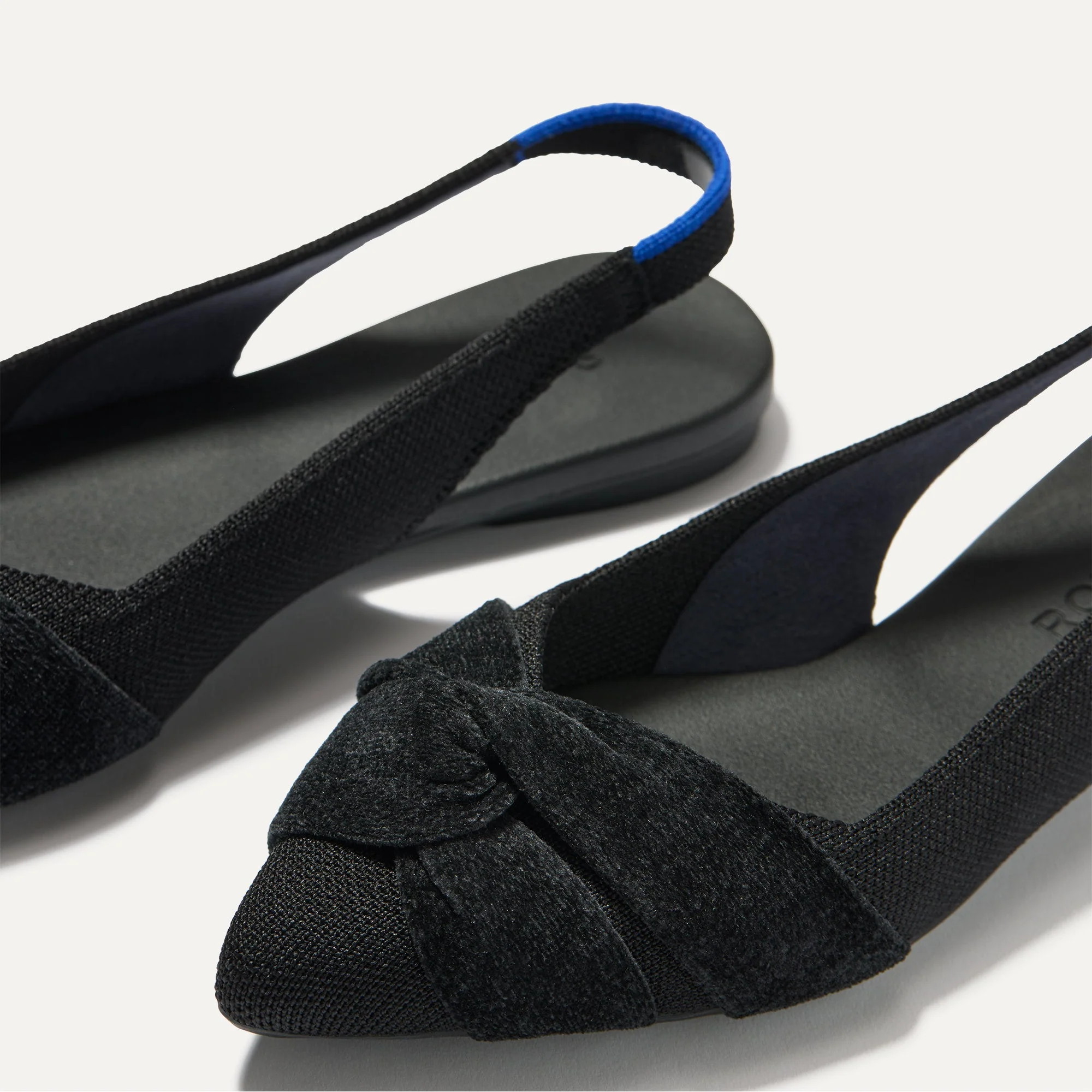 The Twist Point Slingback - Black
