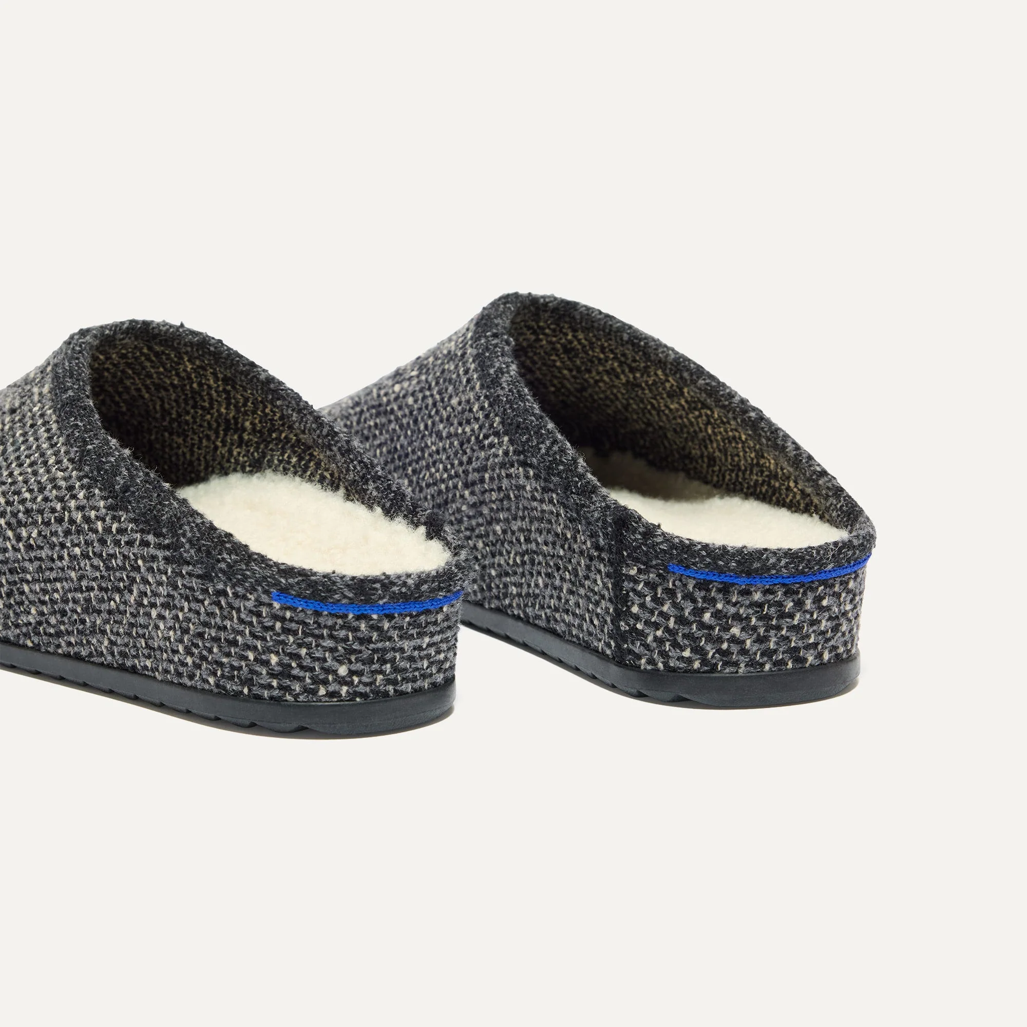 The Cozy Clog - Black Sesame Bouclé