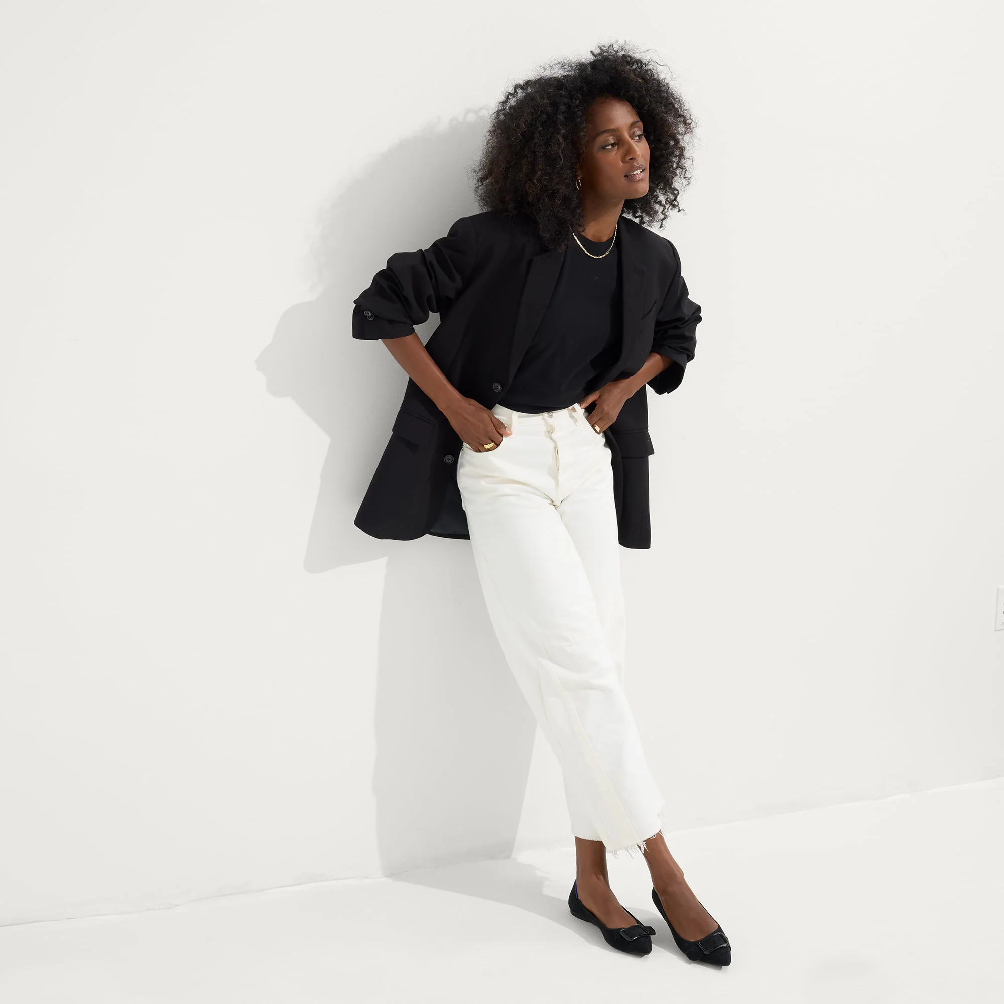 The ReVelvet™ Emblem Point II - ReVelvet™ Black