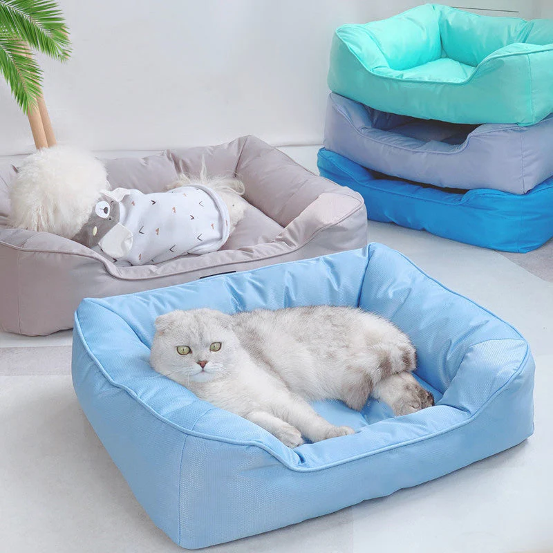 Cama cuadrada mediana refrigerante impermeable para perros y gatos
