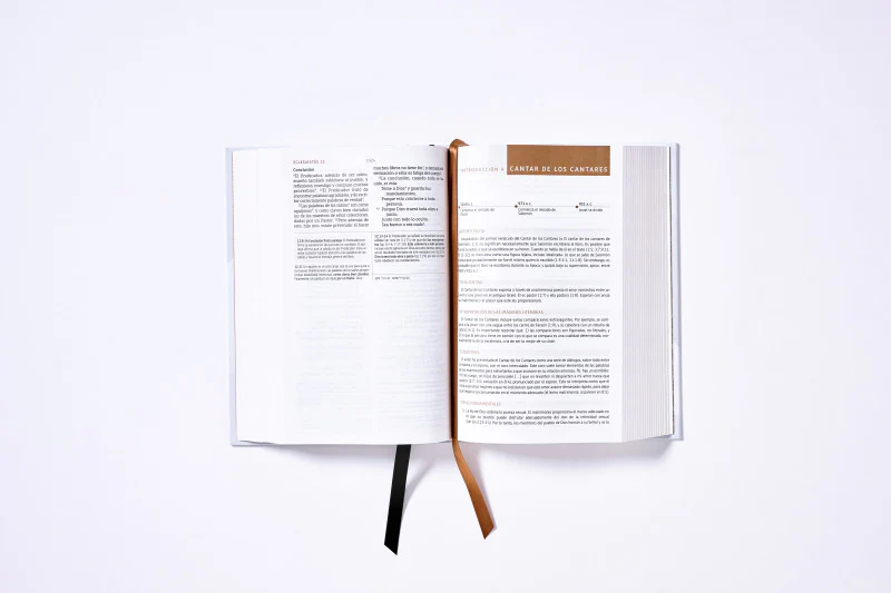 BIBLIA DE ESTUDIO NUEVA BIBLIA DE LAS AMERICAS TAPA DURA