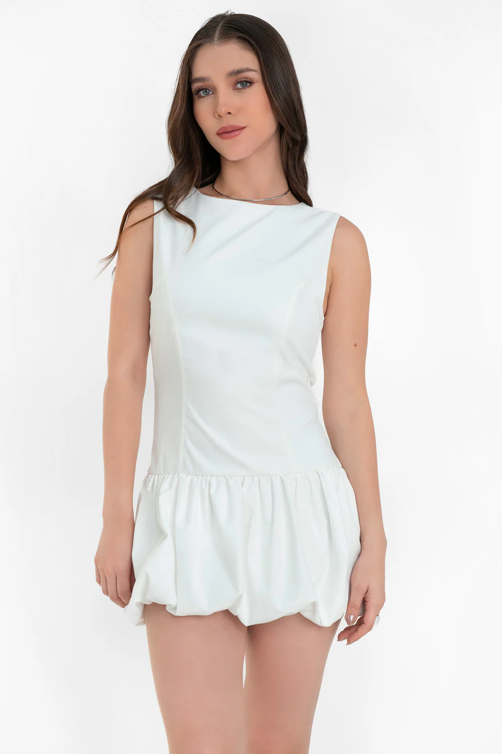 Vestido corto globo con pinzas cuello barco