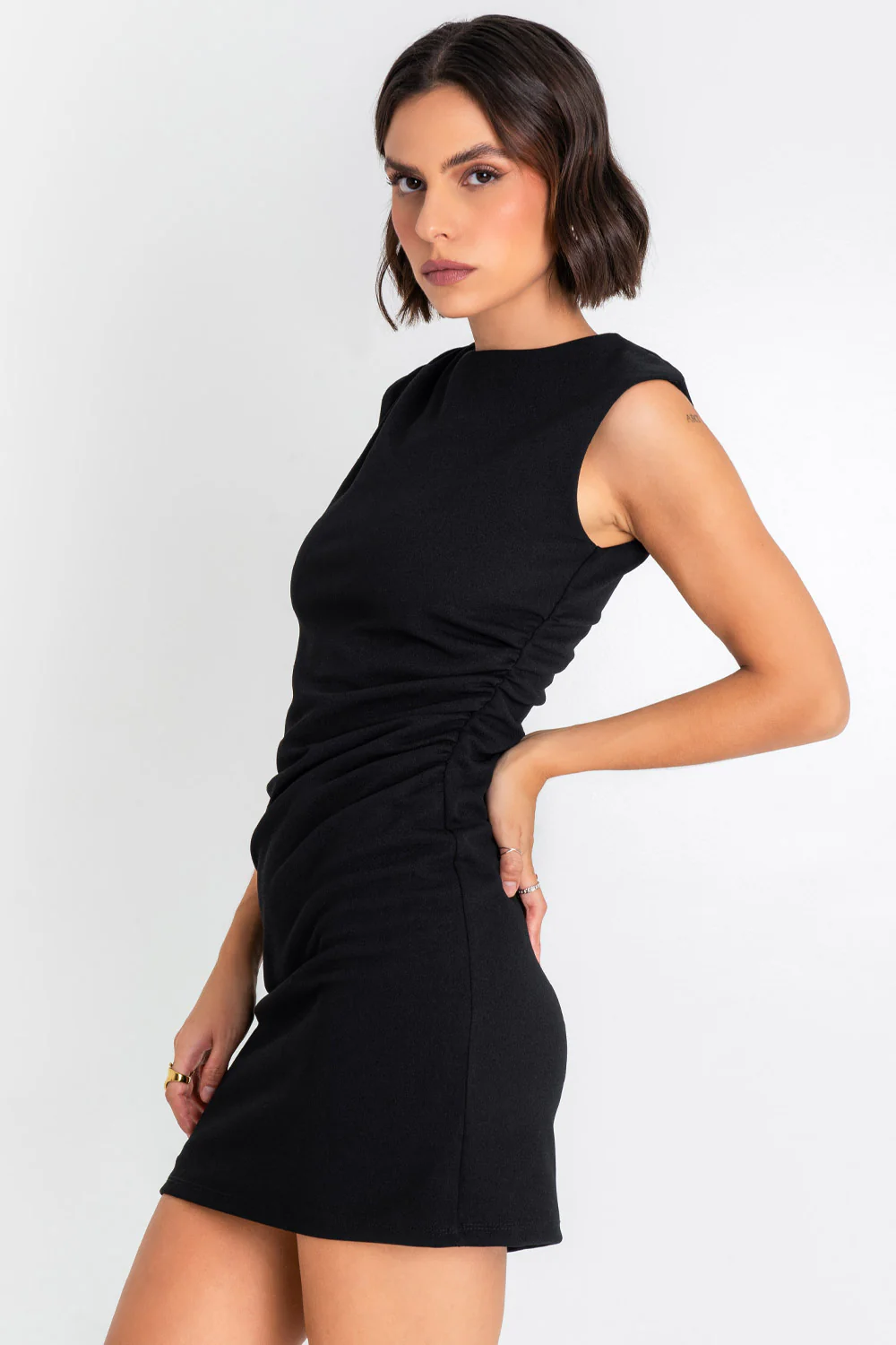 Vestido ajustado sin mangas plisado lateral