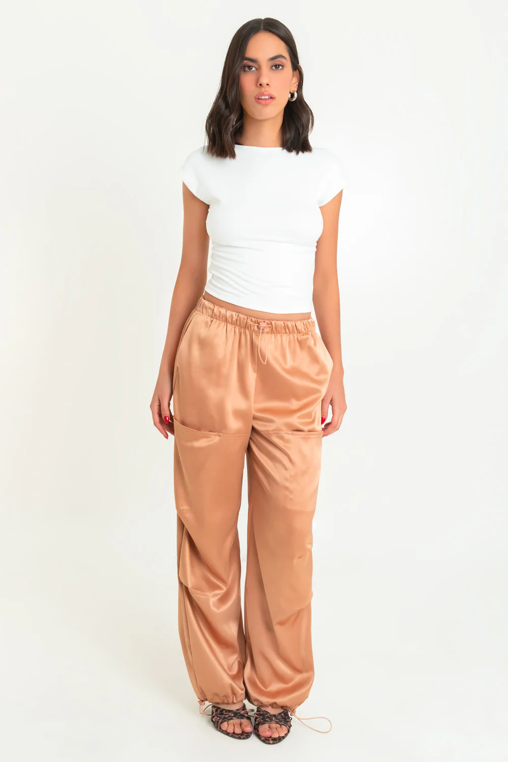 Pantalón parachute satinado de cintura alta elástica