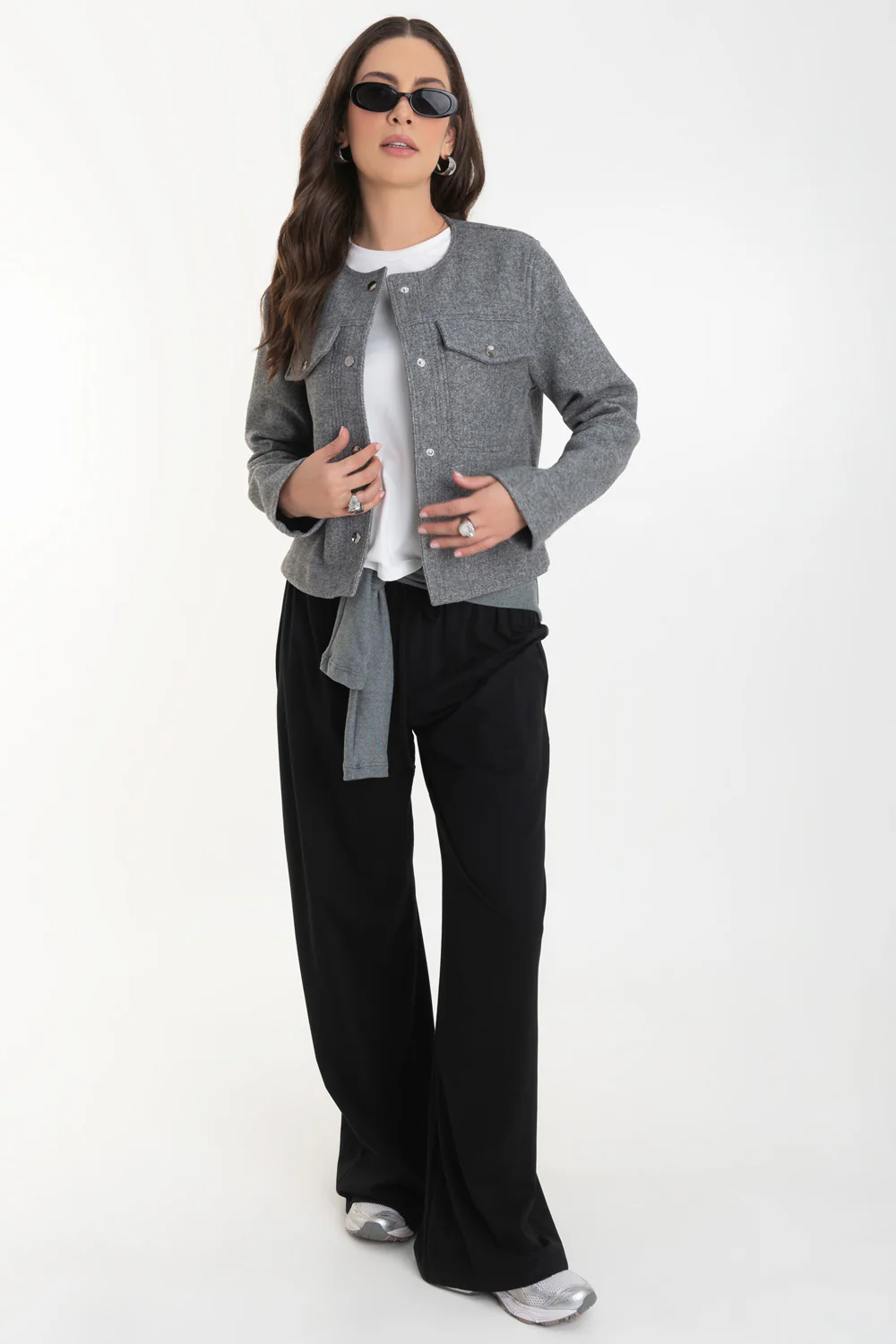 Blazer corto de cuello redondo botones contraste