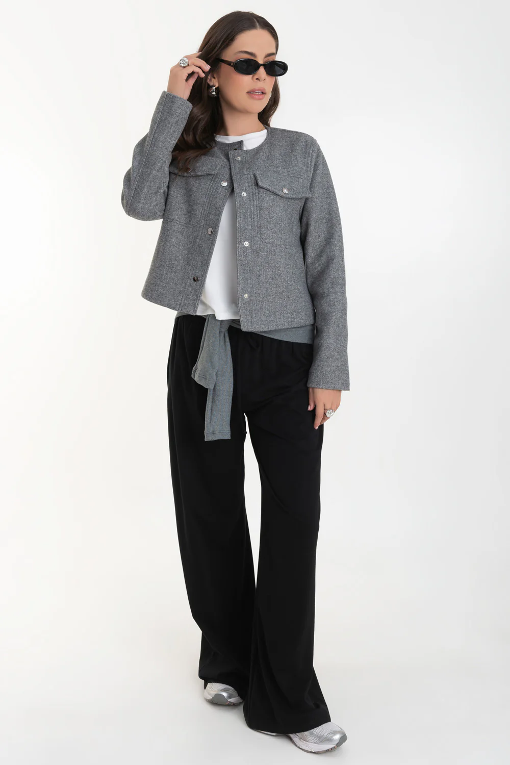 Blazer corto de cuello redondo botones contraste