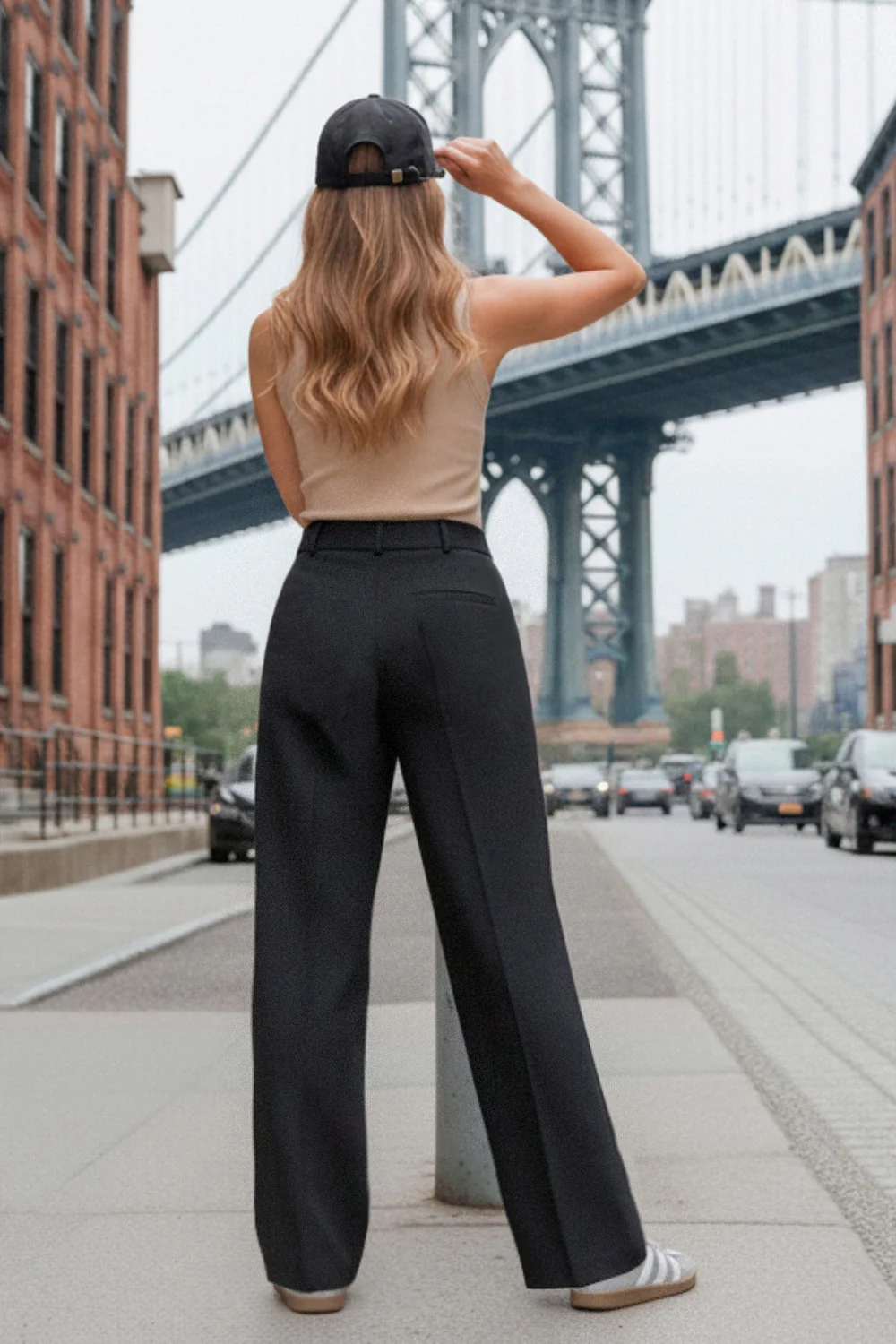 Pantalón fit wide leg pinzas con raya frontal