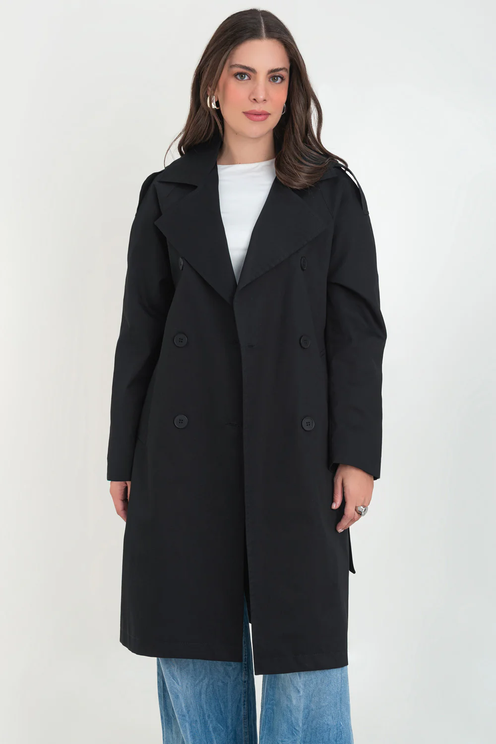 Abrigo trench corto de fit recto con cinturón