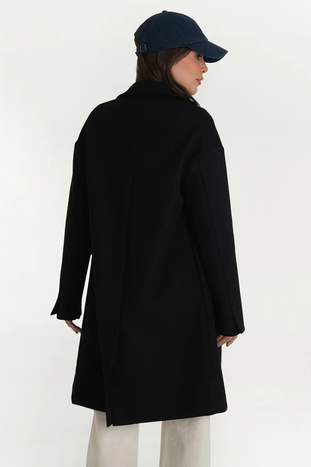 Abrigo largo con solapa botón contraste