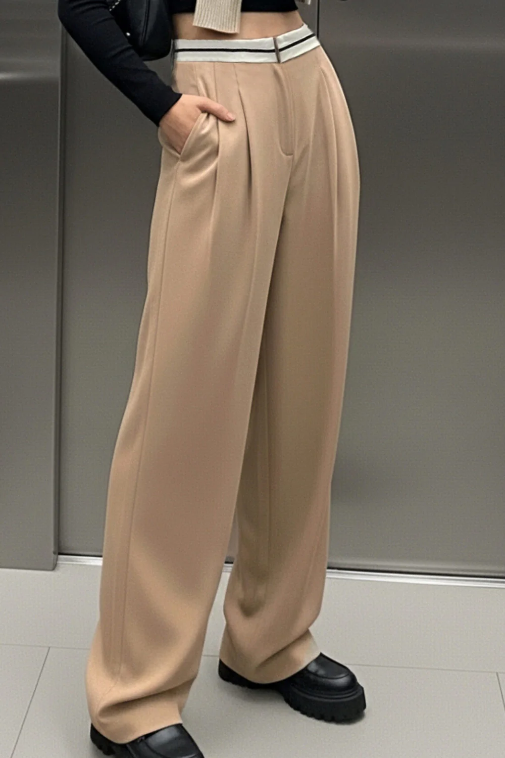 Pantalón ancho cintura vuelta