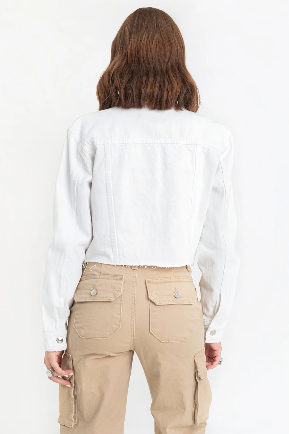 Chamarra corta de denim fit recto con rotos