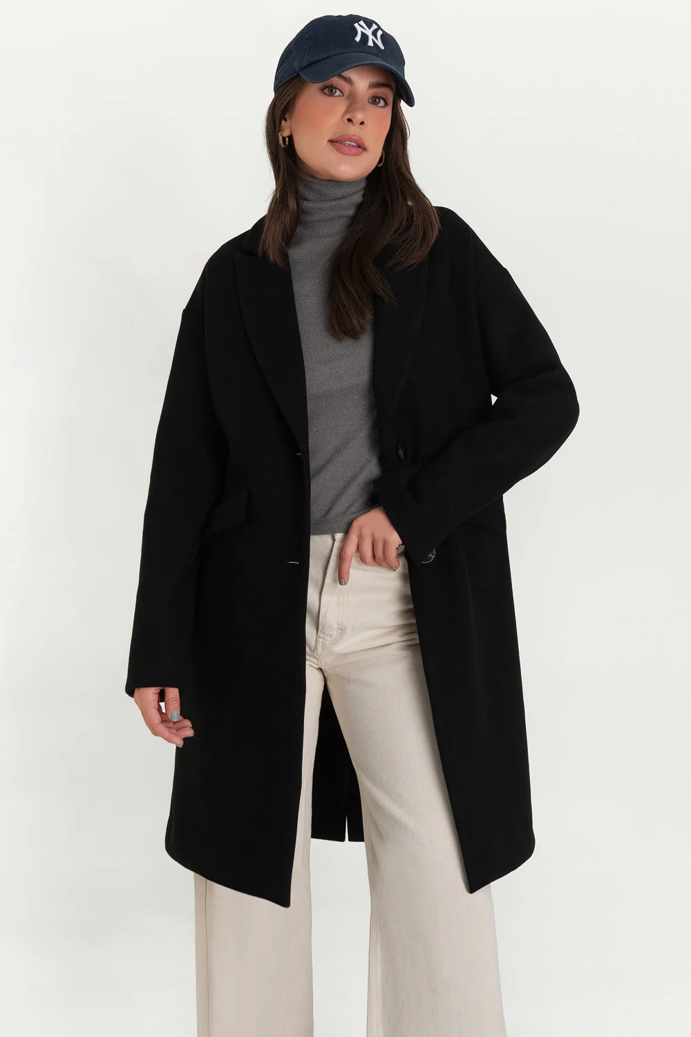 Abrigo largo con solapa botón contraste