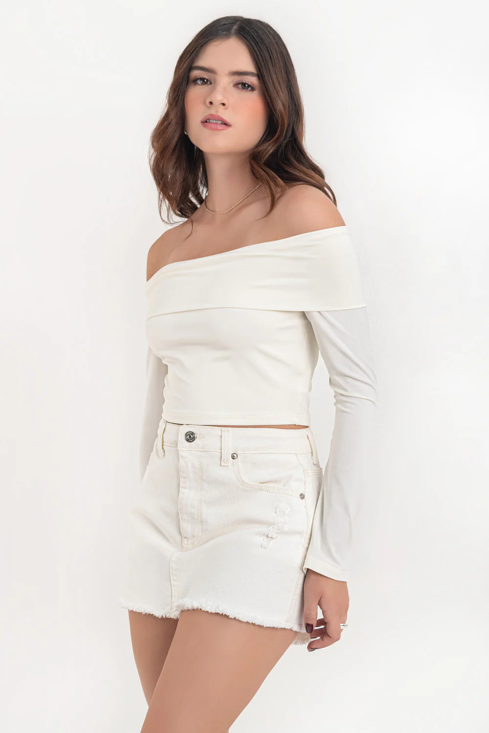 Falda short corto de denim fit recto con rotos