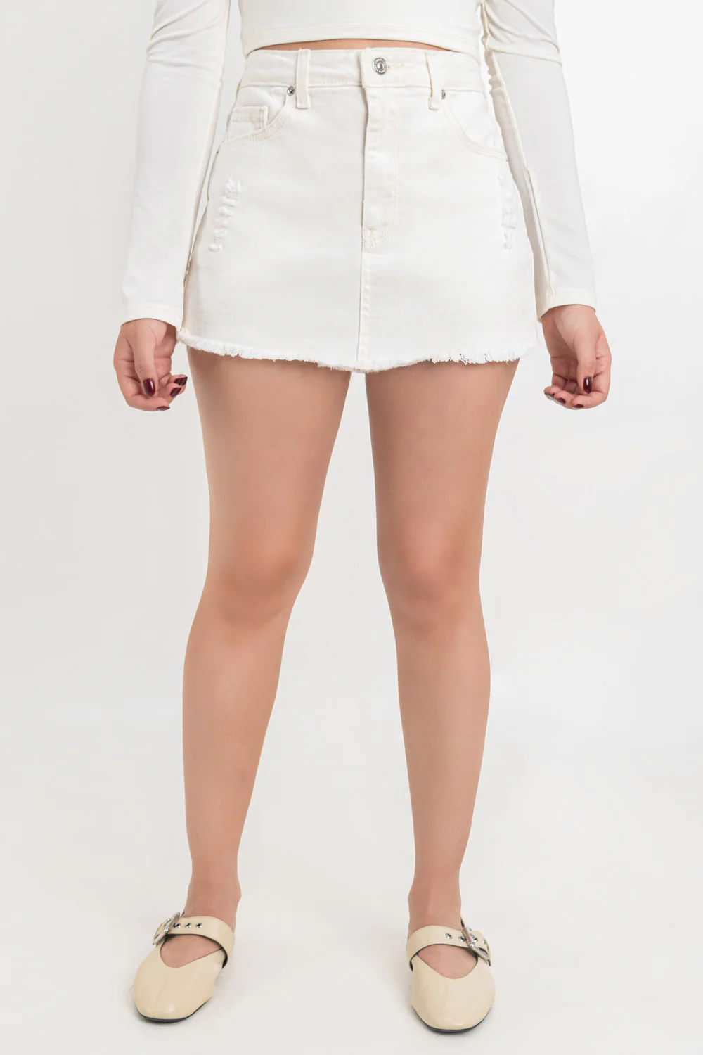 Falda short corto de denim fit recto con rotos