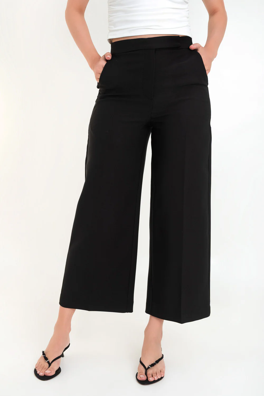 Pantalón de fit wide leg tiro alto con raya