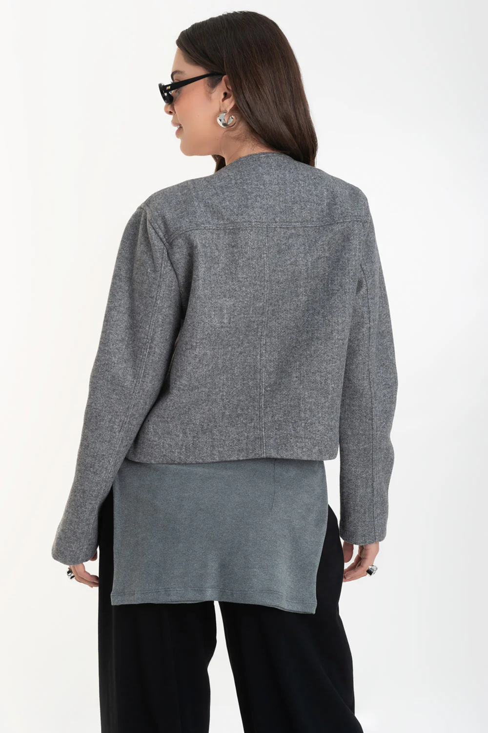 Blazer corto de cuello redondo botones contraste