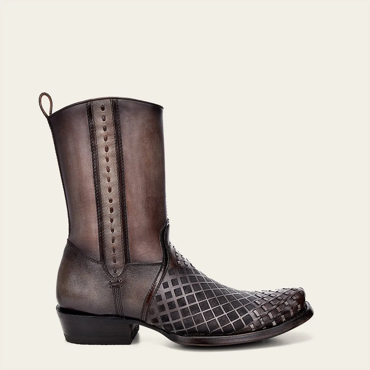 Bota de piel grabada