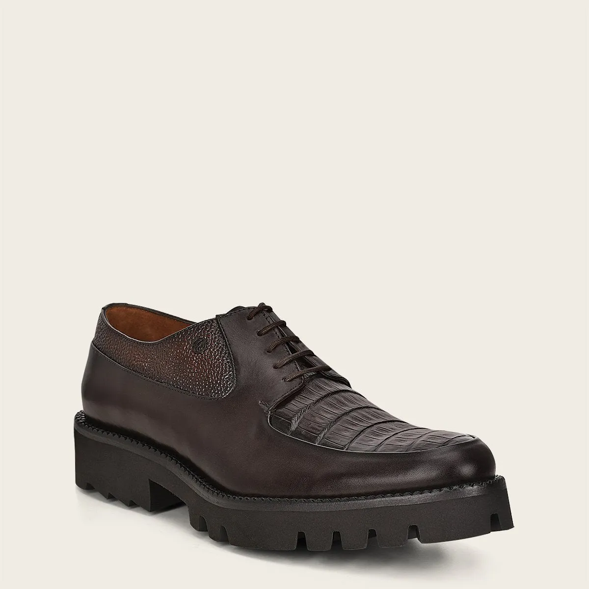 Zapatos de vestir en piel de caimán .