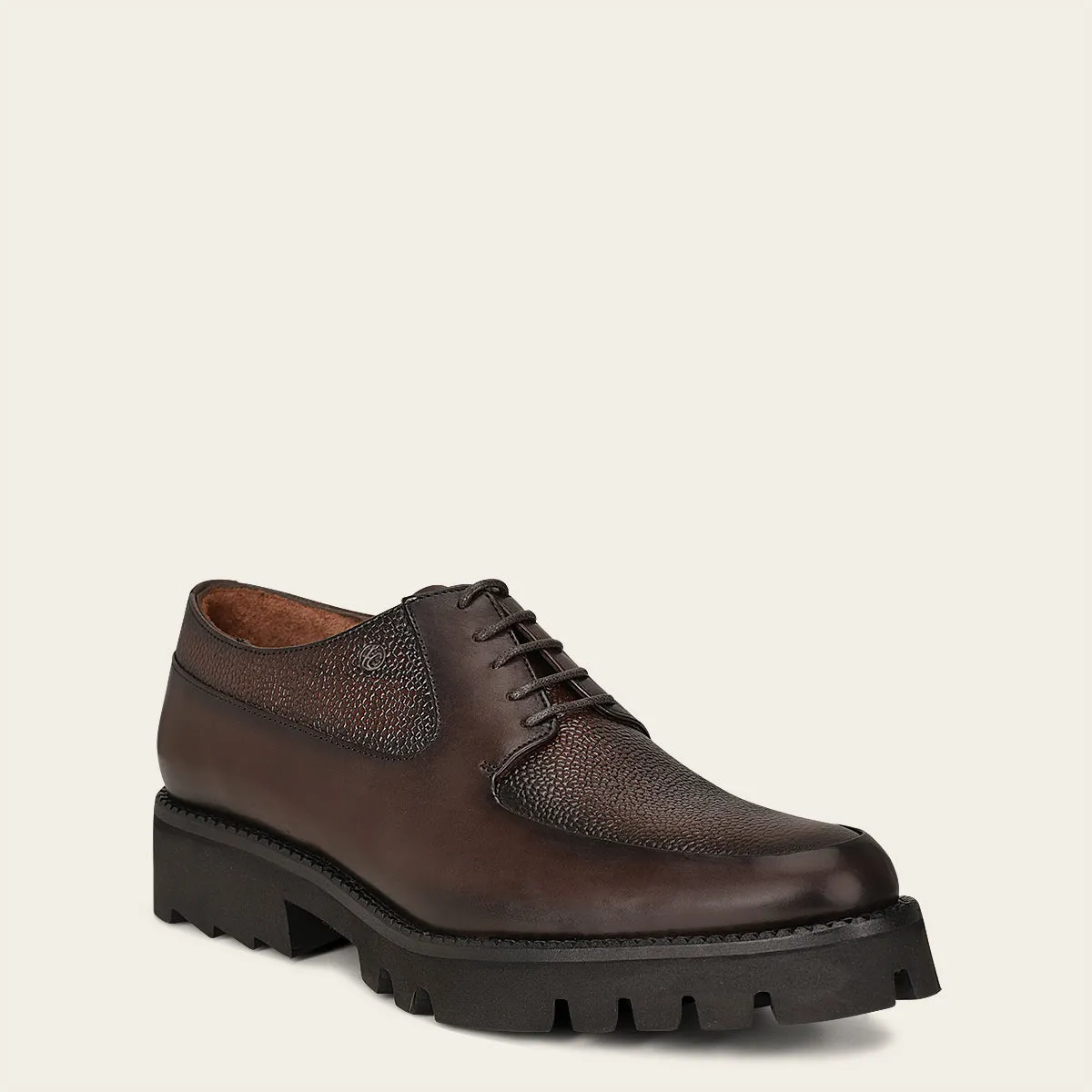 Zapato Derby de vestir en piel genuina.