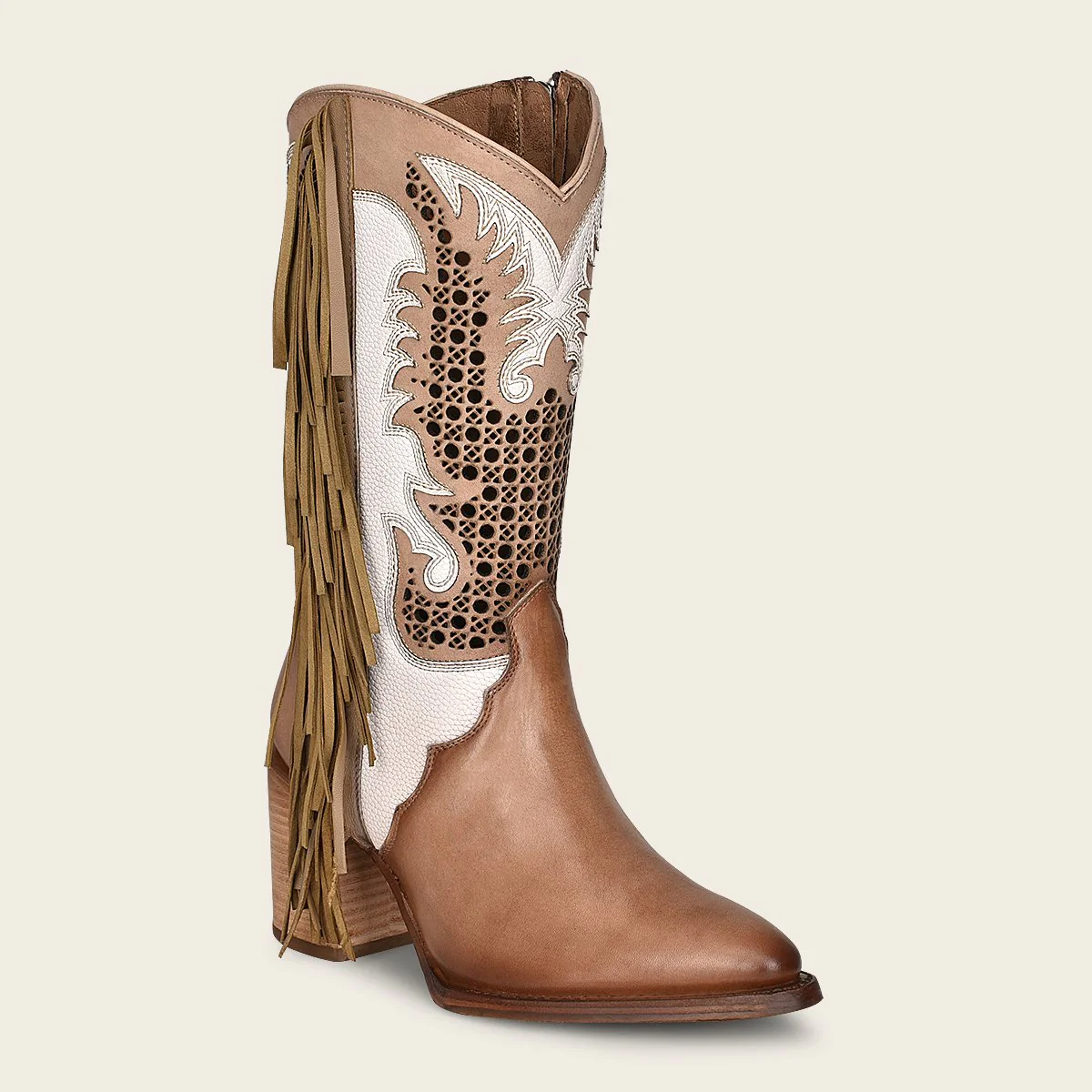 Bota para dama con flecos en piel genuina
