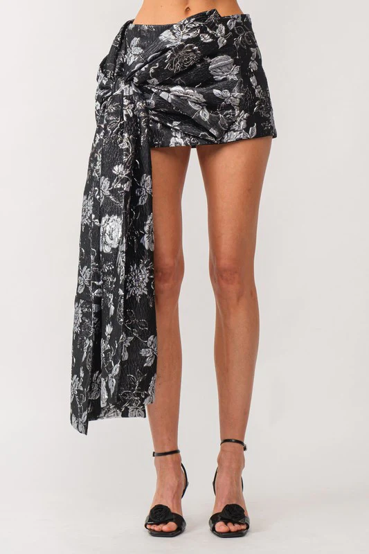 Essence skirt